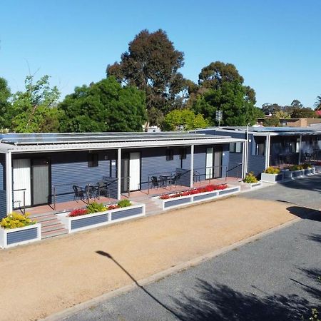 Acacia Caravan Park & Holiday Units アララト エクステリア 写真