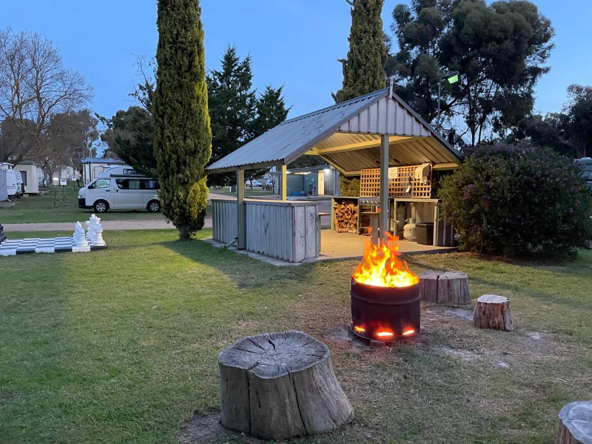 Acacia Caravan Park & Holiday Units アララト エクステリア 写真