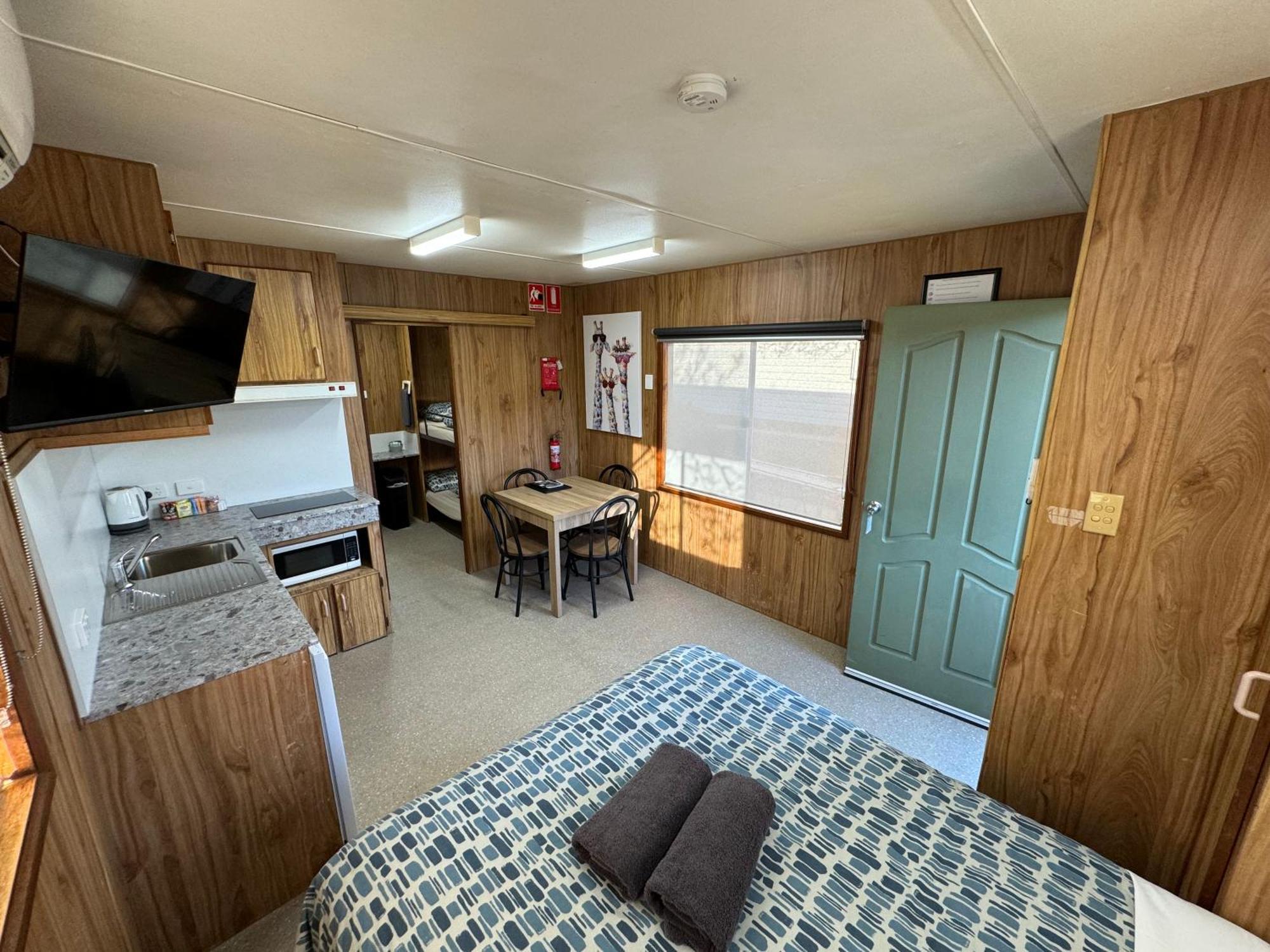 Acacia Caravan Park & Holiday Units アララト エクステリア 写真