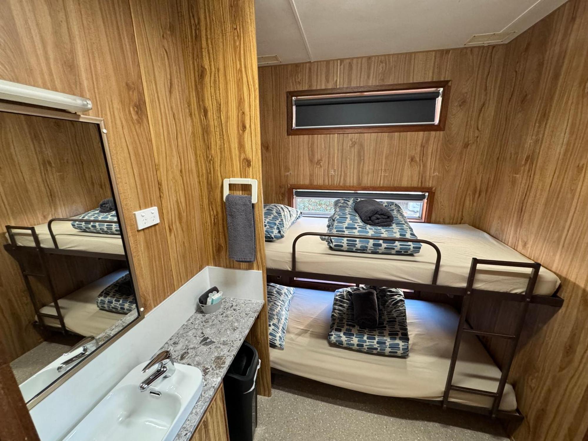Acacia Caravan Park & Holiday Units アララト エクステリア 写真